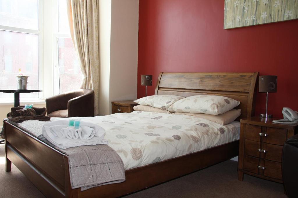 The Strand Lodge Blackpool Room photo